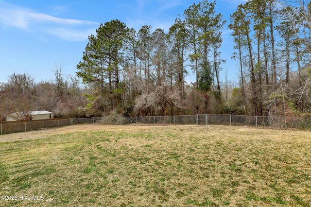 125 Cobblestone Trail, Jacksonville, NC 28546