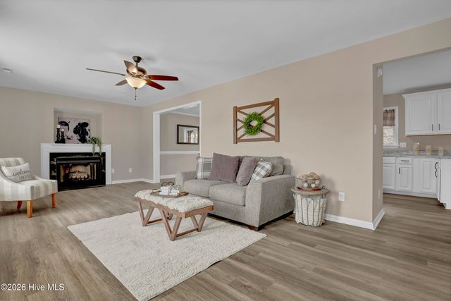 125 Cobblestone Trail, Jacksonville, NC 28546