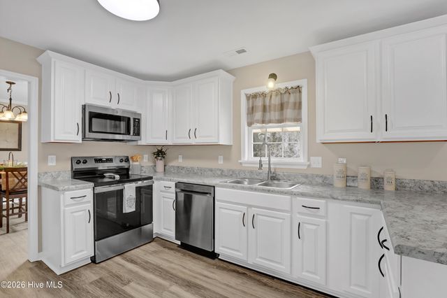 125 Cobblestone Trail, Jacksonville, NC 28546