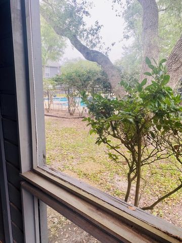 210 Oak Bay St, Rockport, TX 78382