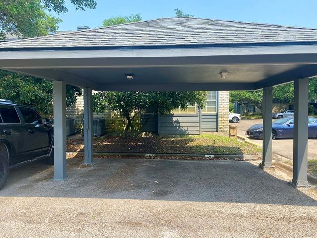 210 Oak Bay St, Rockport, TX 78382