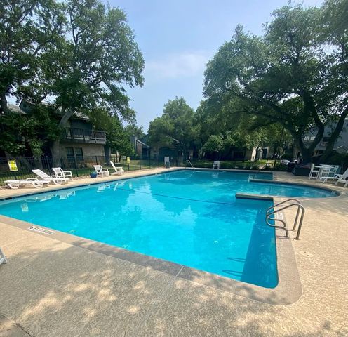 210 Oak Bay St, Rockport, TX 78382