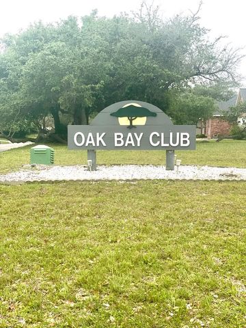 210 Oak Bay St, Rockport, TX 78382
