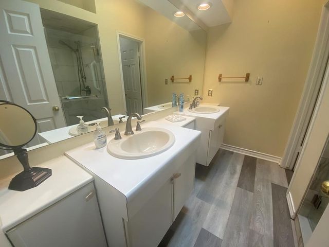 210 Oak Bay St, Rockport, TX 78382