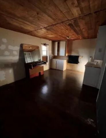 1405 N 3rd Street, Bangs, TX 76823