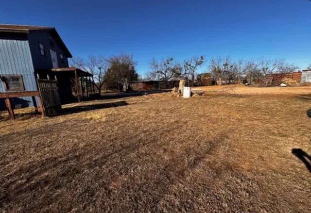 1405 N 3rd Street, Bangs, TX 76823
