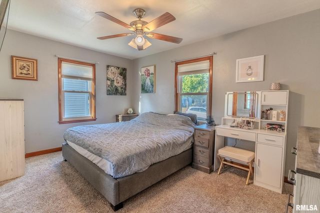 711 3RD Avenue, Camanche, IA 52730