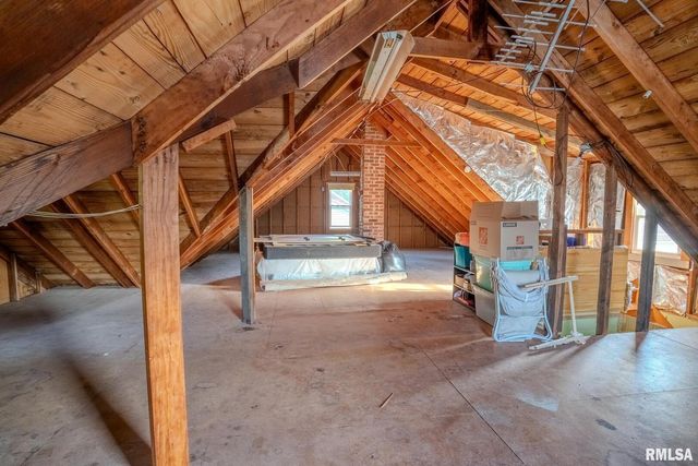 711 3RD Avenue, Camanche, IA 52730