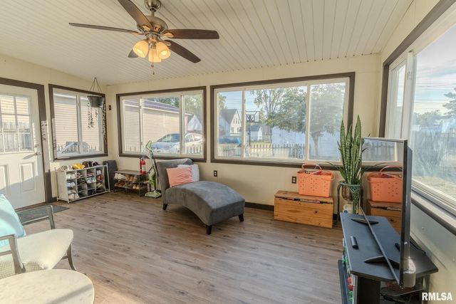 711 3RD Avenue, Camanche, IA 52730