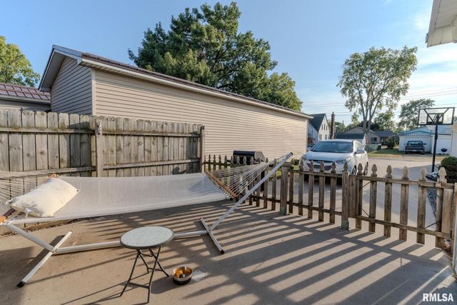 711 3RD Avenue, Camanche, IA 52730