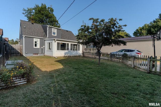 711 3RD Avenue, Camanche, IA 52730