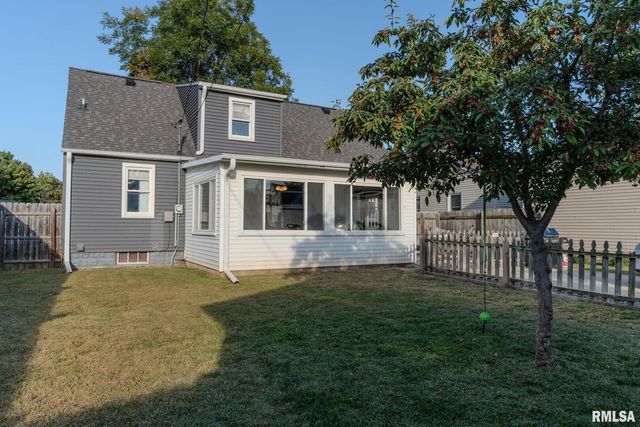 711 3RD Avenue, Camanche, IA 52730