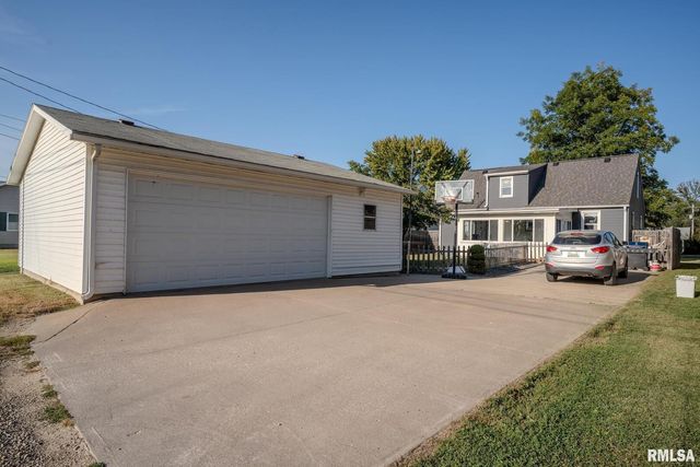 711 3RD Avenue, Camanche, IA 52730