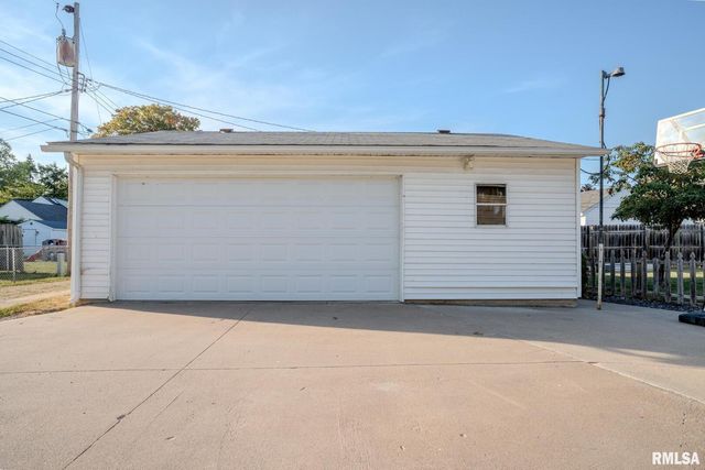 711 3RD Avenue, Camanche, IA 52730