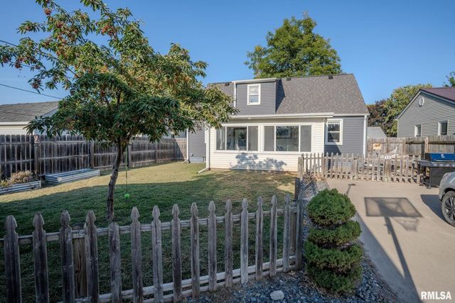 711 3RD Avenue, Camanche, IA 52730