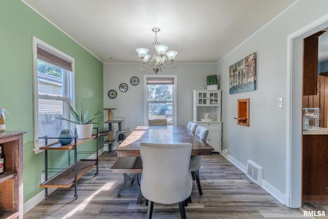 711 3RD Avenue, Camanche, IA 52730