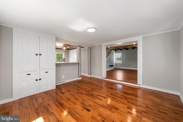 39 MAIN STREET, Pilesgrove, NJ 08098
