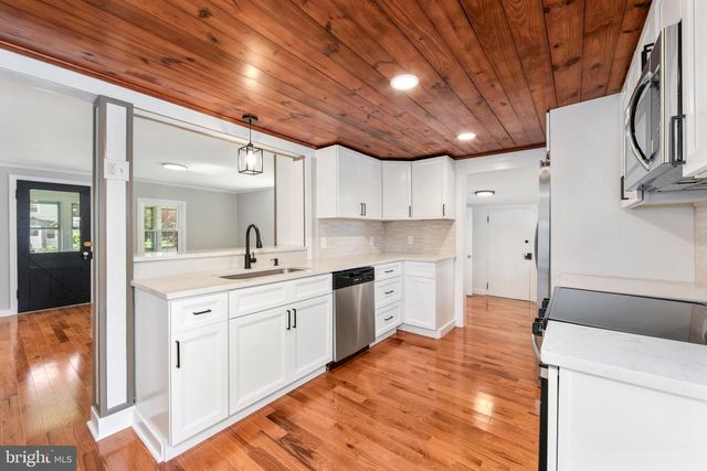39 MAIN STREET, Pilesgrove, NJ 08098