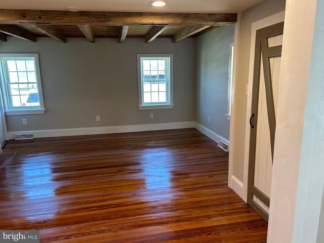 39 MAIN STREET, Pilesgrove, NJ 08098
