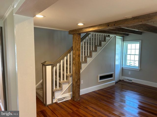 39 MAIN STREET, Pilesgrove, NJ 08098
