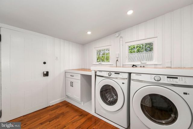 39 MAIN STREET, Pilesgrove, NJ 08098