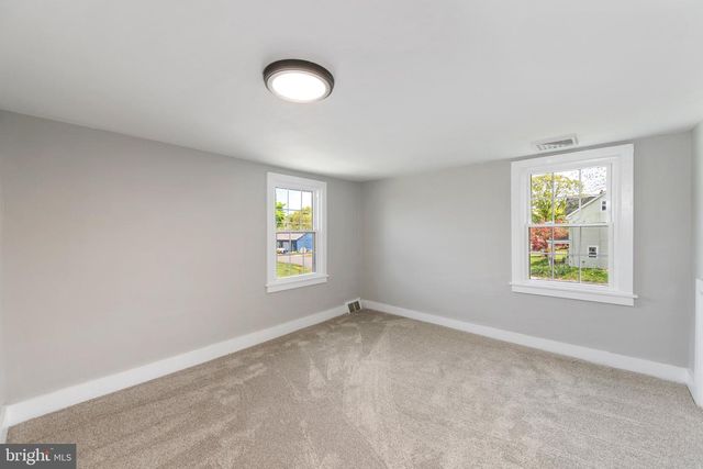 39 MAIN STREET, Pilesgrove, NJ 08098
