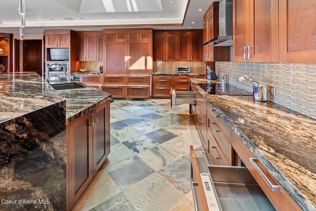 2051 S Island Green Dr, Coeur d'Alene, ID 83814 photo 13