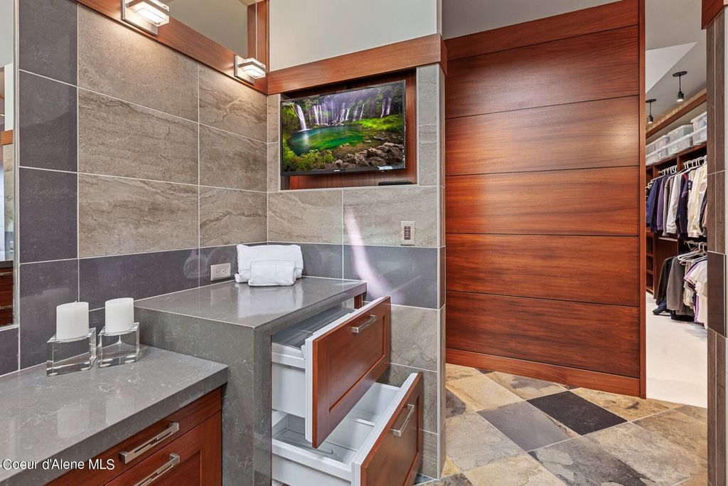 2051 S Island Green Dr, Coeur d'Alene, ID 83814 photo 57