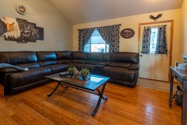 510 Bradford Pear, Clever, MO 65631