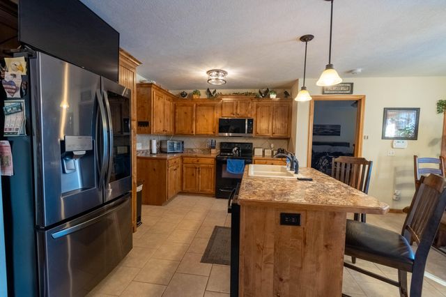 510 Bradford Pear, Clever, MO 65631