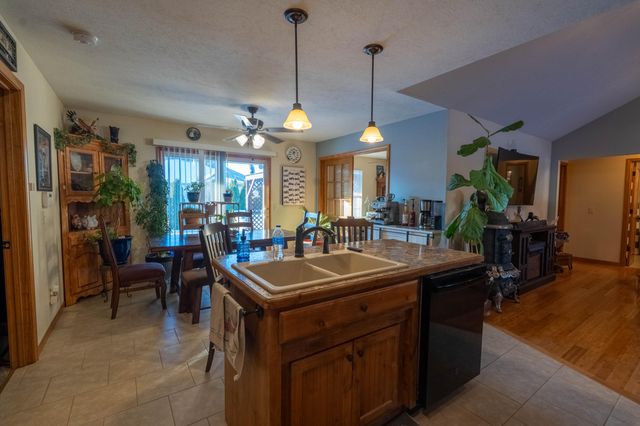 510 Bradford Pear, Clever, MO 65631