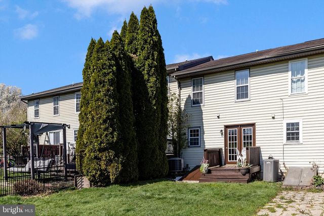 2608 BANBURY LN, Chambersburg, PA 17201