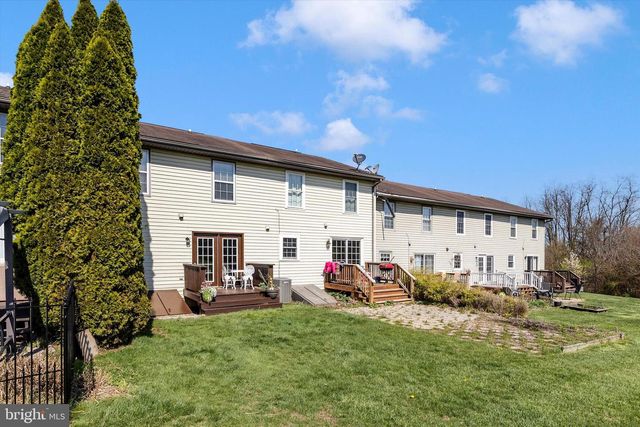 2608 BANBURY LN, Chambersburg, PA 17201