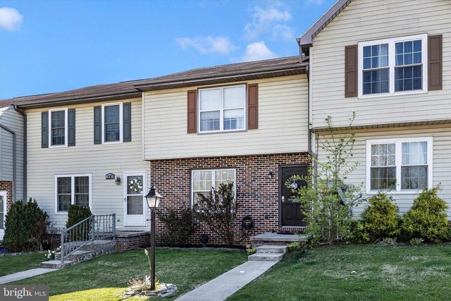 2608 BANBURY LN, Chambersburg, PA 17201