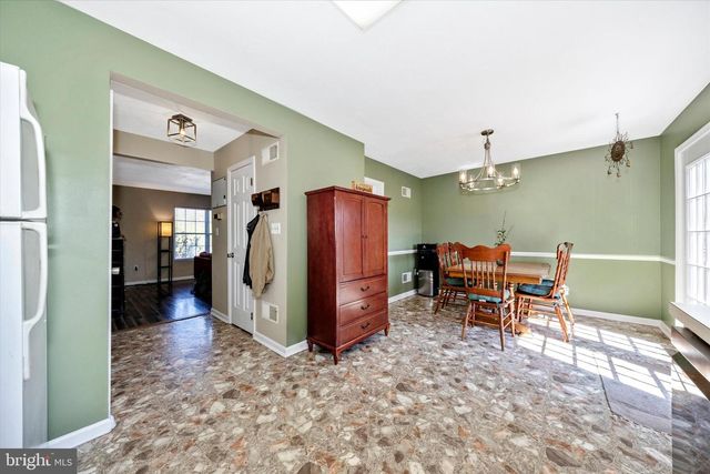 2608 BANBURY LN, Chambersburg, PA 17201