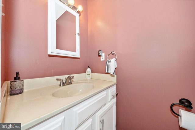 2608 BANBURY LN, Chambersburg, PA 17201