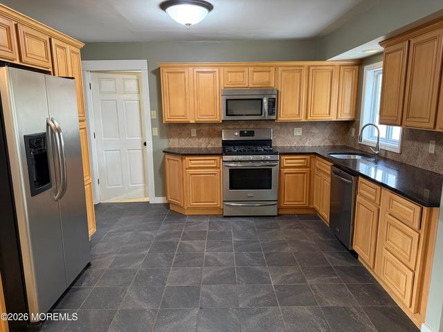 53 Fairview Drive, Middletown, NJ 07748