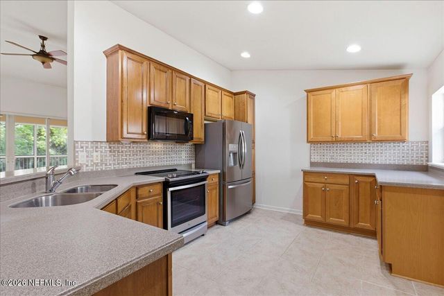 8521 LITTLE SWIFT Circle 34D, Jacksonville, FL 32256