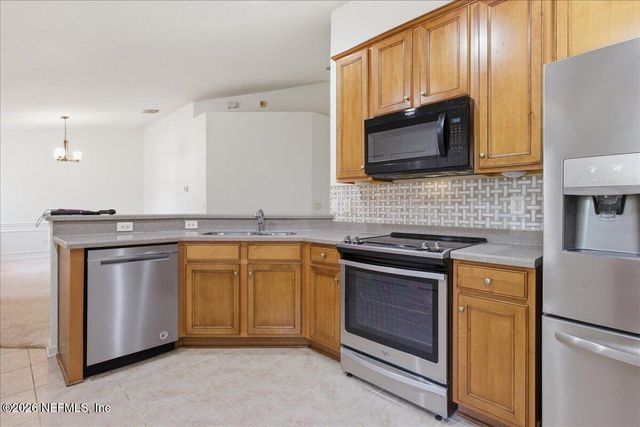 8521 LITTLE SWIFT Circle 34D, Jacksonville, FL 32256