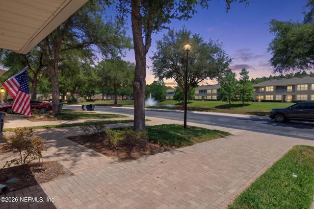 8521 LITTLE SWIFT Circle 34D, Jacksonville, FL 32256
