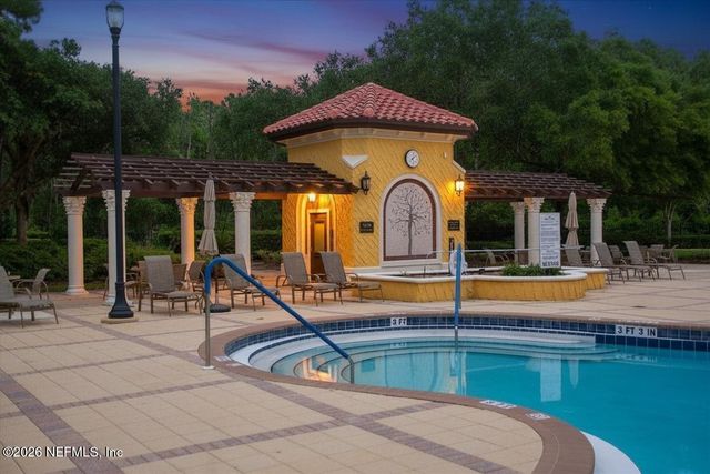 8521 LITTLE SWIFT Circle 34D, Jacksonville, FL 32256