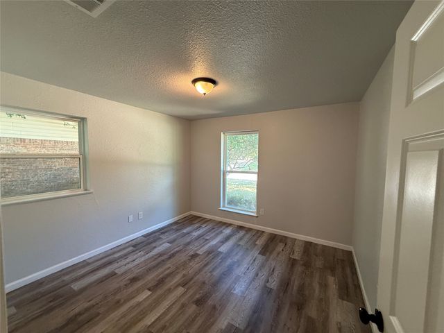 5305 Westhaven Drive, Fort Worth, TX 76132