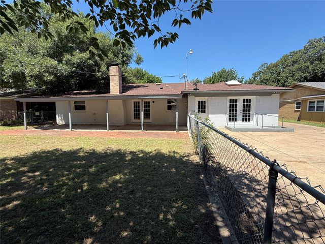 5305 Westhaven Drive, Fort Worth, TX 76132