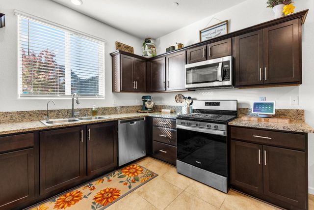 165 Sullivan Dr, Merced, CA 95348