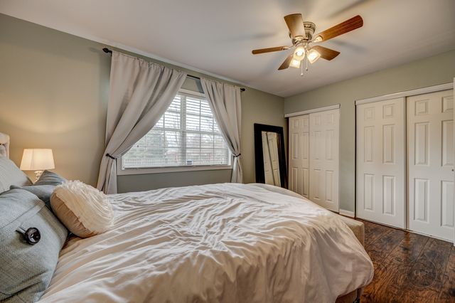 1306 CANYON RUN Road, Naperville, IL 60565