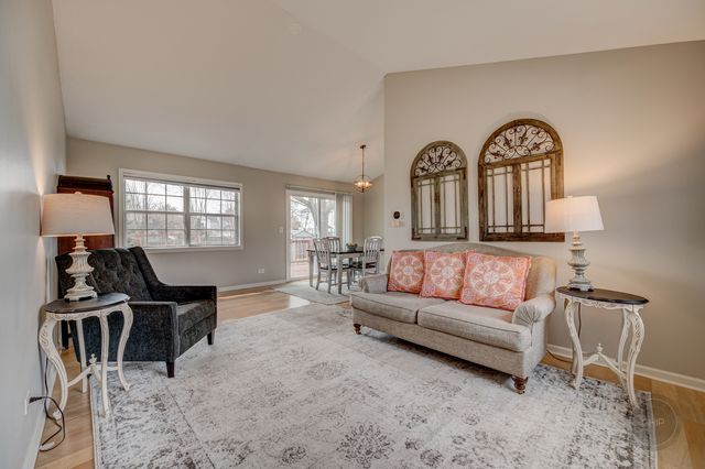 1306 CANYON RUN Road, Naperville, IL 60565