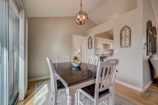 1306 CANYON RUN Road, Naperville, IL 60565