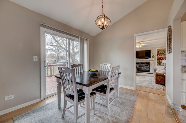 1306 CANYON RUN Road, Naperville, IL 60565