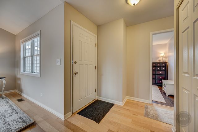 1306 CANYON RUN Road, Naperville, IL 60565