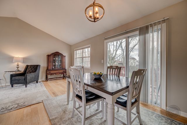 1306 CANYON RUN Road, Naperville, IL 60565